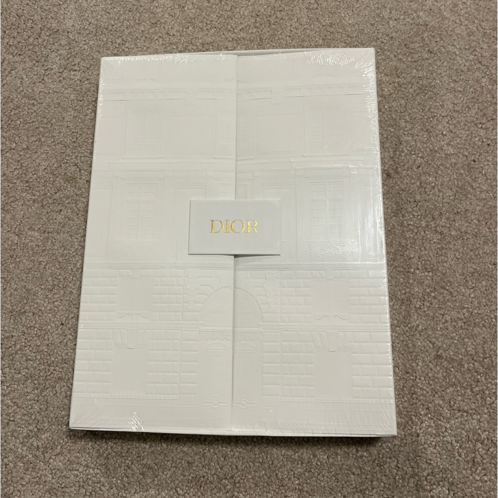 Dior coffee table book Mag Special box montaigne Brand New sealed! Home decor